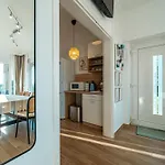 Sunny Villa *