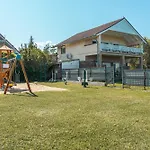 Sunny וילה