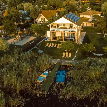 Sunny Villa
