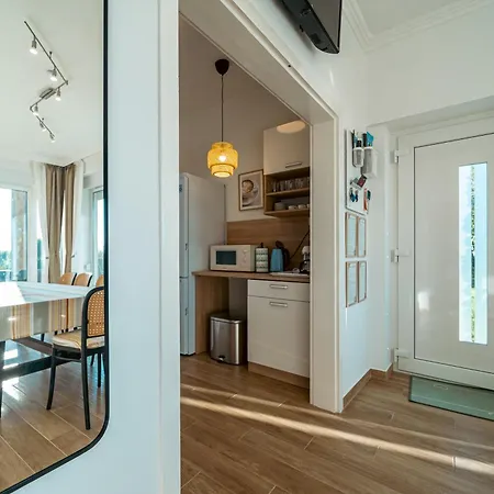 Sunny Villa *